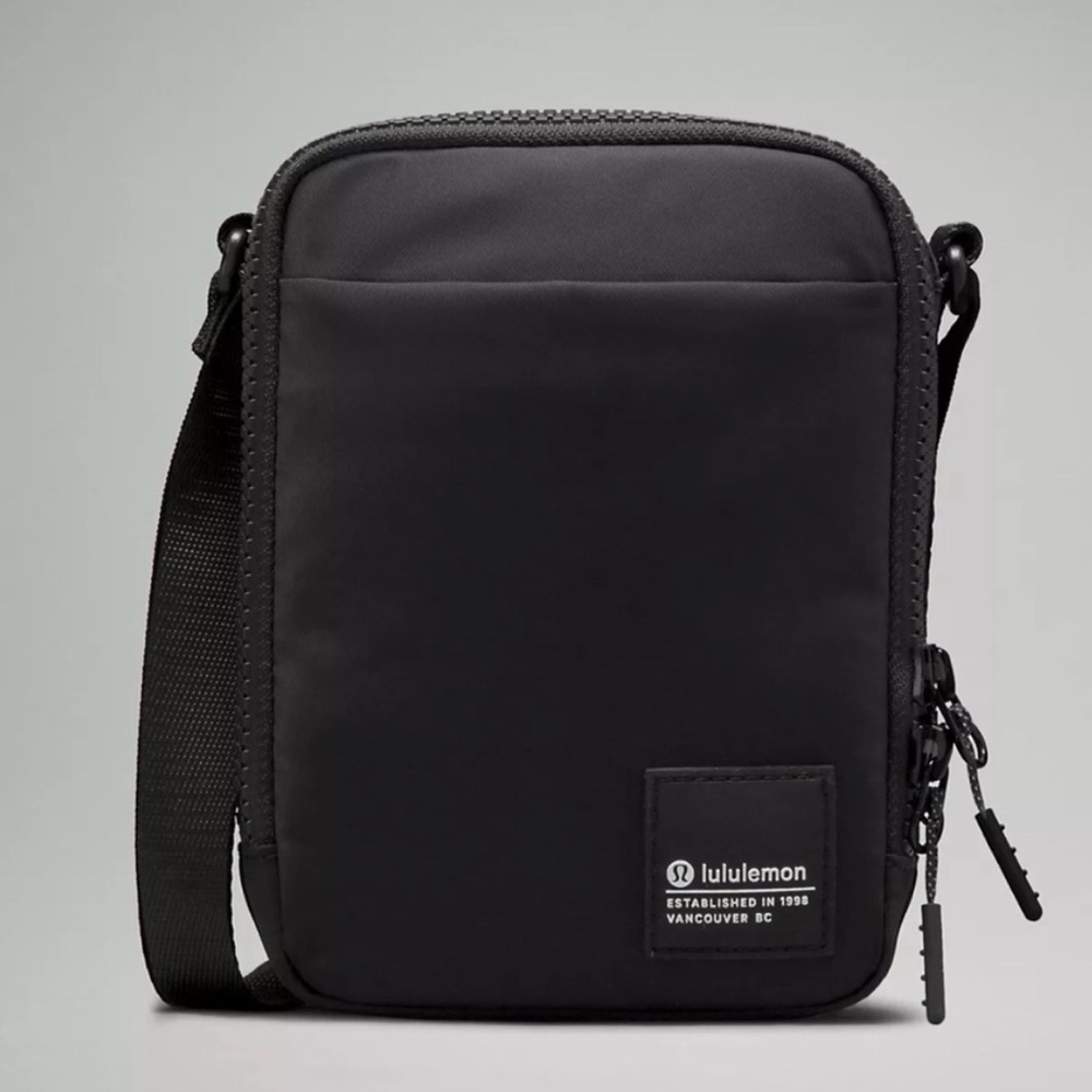 Lululemon Easy Access Crossbody - Black